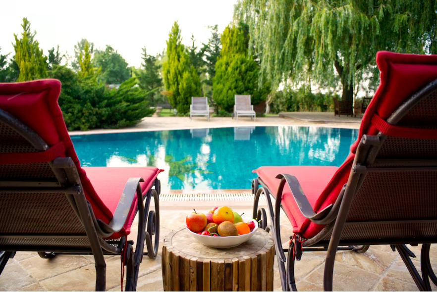 alquilar una casa vacacional con piscina, rent a vacation home with a pool